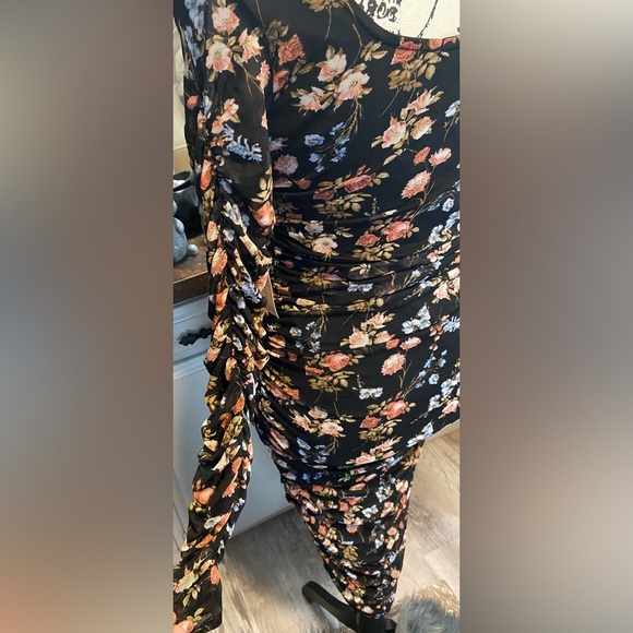 NWT Almost Famous Black Floral Long Sleeve Dress - Picture 10 of 16